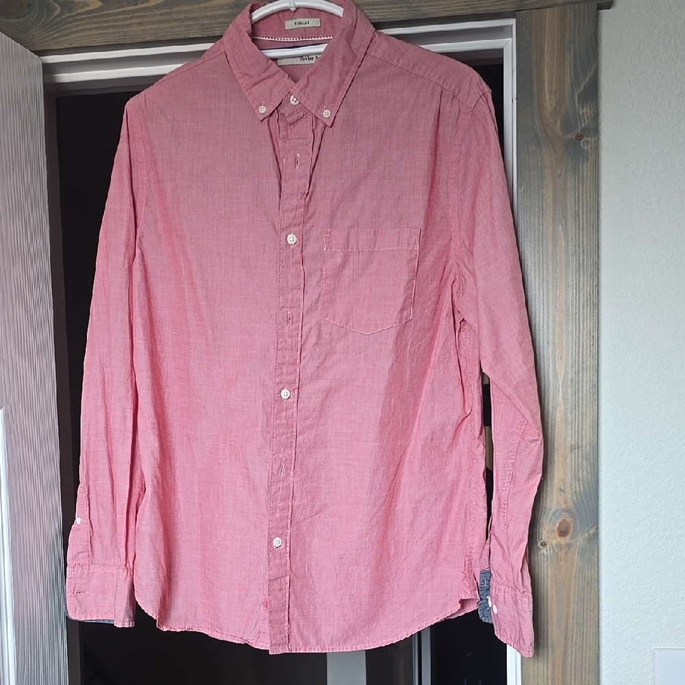 Casual Pink Button Down Shirt with Relaxed Fit